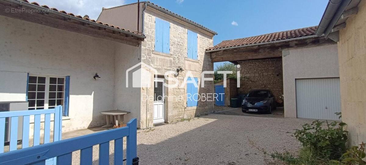 Photo 1 - Maison à SAINT-SAVINIEN