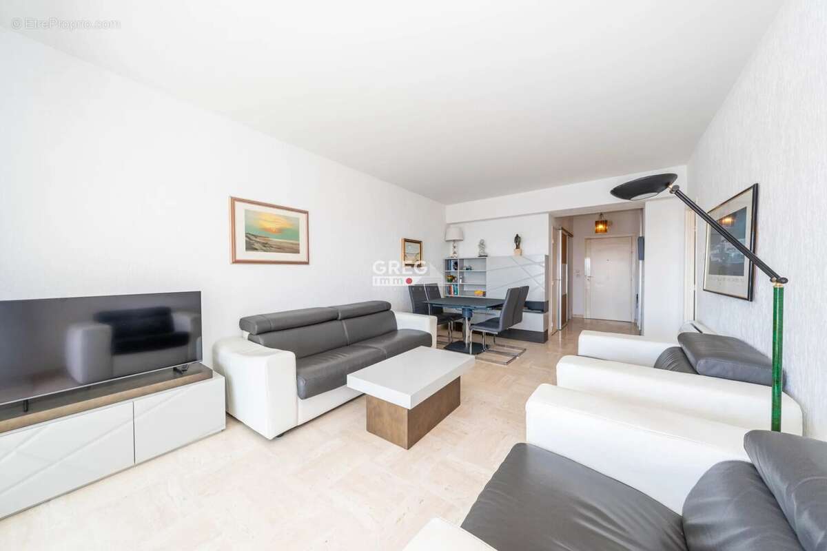 Appartement à VILLENEUVE-LOUBET
