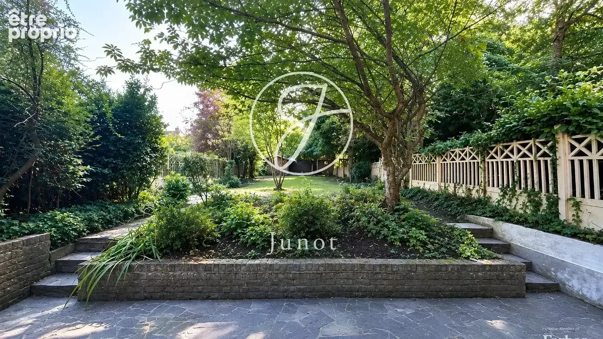Mons-en-Baroeul– VIEUX-MONS – Maison bourgeoise à vendre - 9 pièces – 289,4m² - 6 chambres - Jardin plein sud – Garage - photo 2