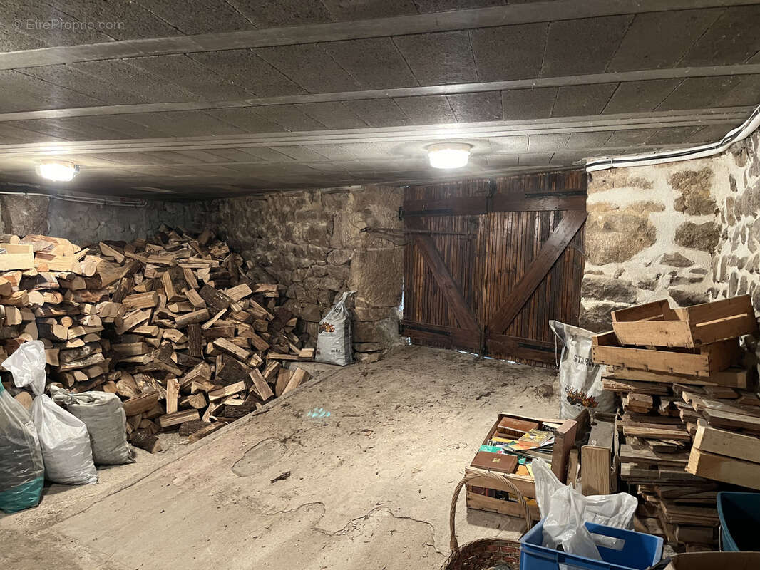 Maison à SAINT-HILAIRE-CUSSON-LA-VALMITTE