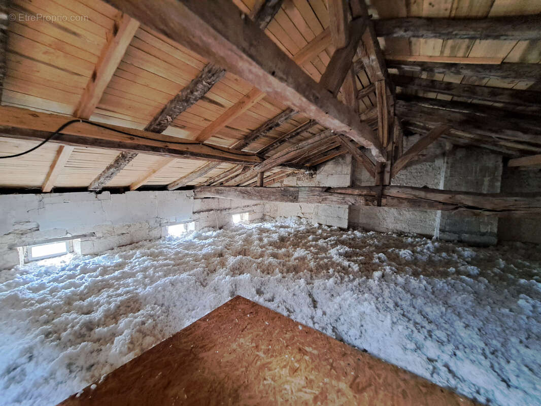 Maison à AUBETERRE-SUR-DRONNE