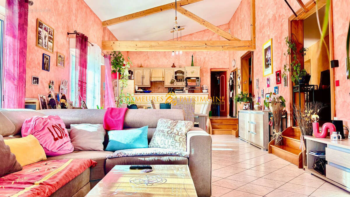 Maison à CHAMPAGNE-VIGNY