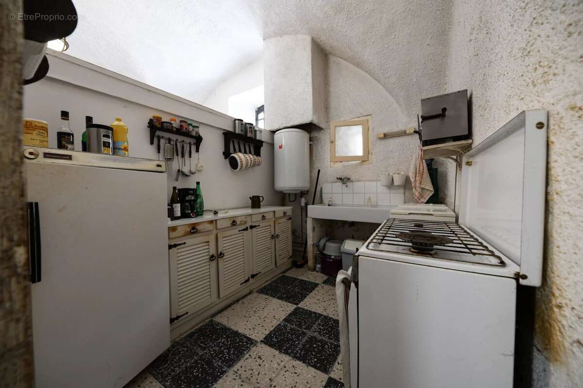 Maison à LUSSAN