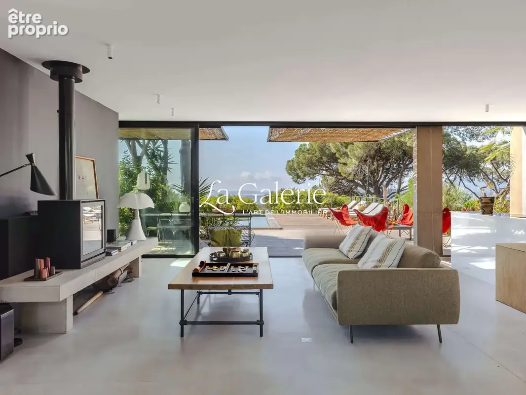 Maison 7 pièces 260 m² à vendre à Hyeres (83400) - photo 2