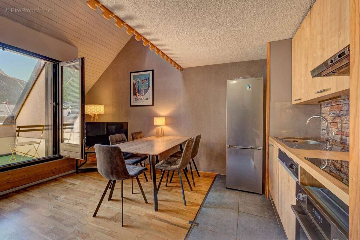 CHAMONIX – Un appartement en triplex dans le centre-ville - photo 2
