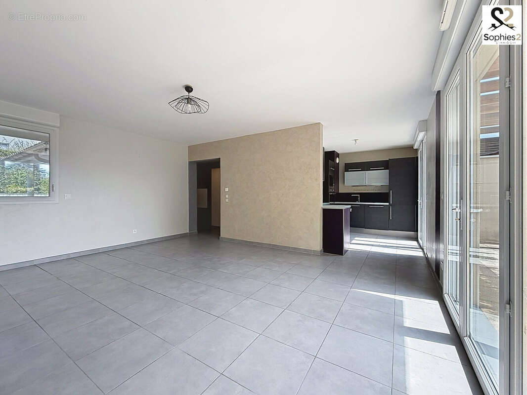 Maison 91 m² à Claix  - photo 5