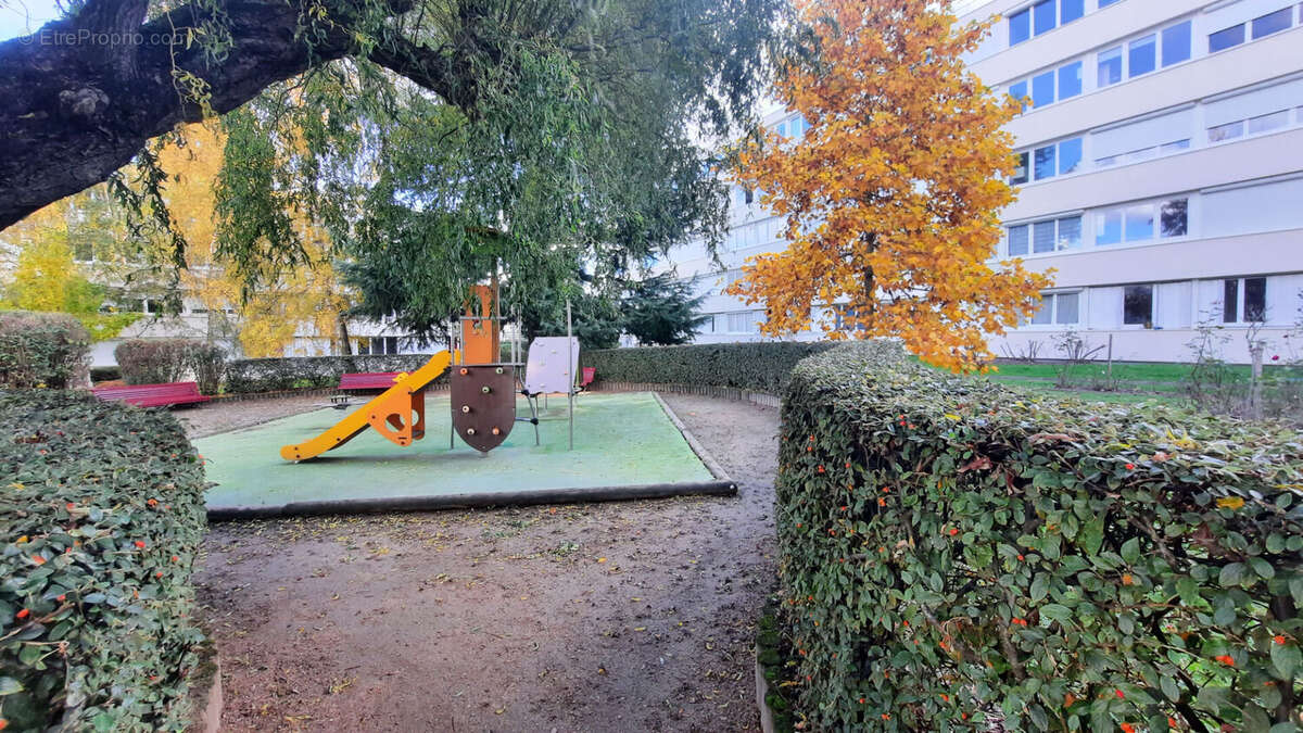 Appartement à FONTENAY-LE-FLEURY