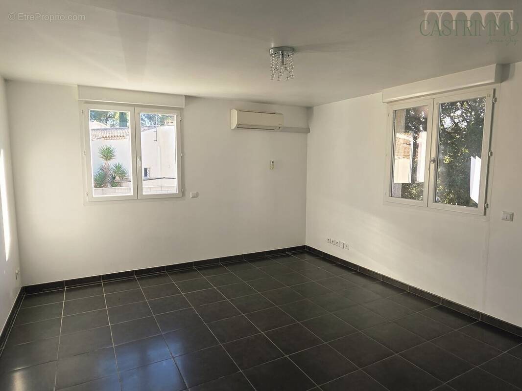 Appartement à SUSSARGUES