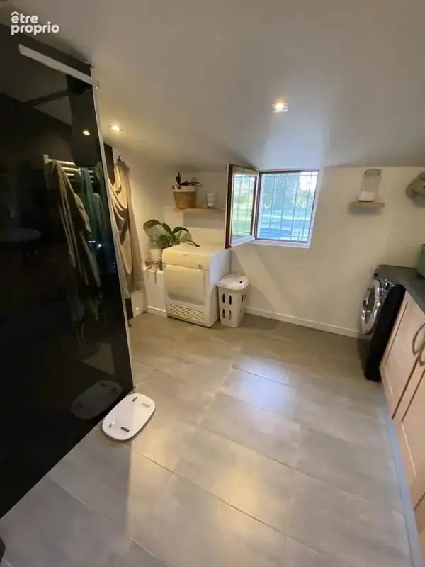 Lançon-Provence - 8400 m2 de terrain avec sa maison de 136 m2 et bien plus encore !!! - photo 12