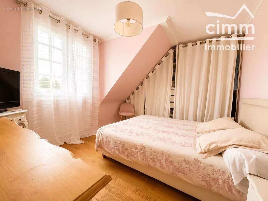 Maison familiale rénovée avec véranda exceptionnelle, studio indépendant et sous-sol total - photo 12