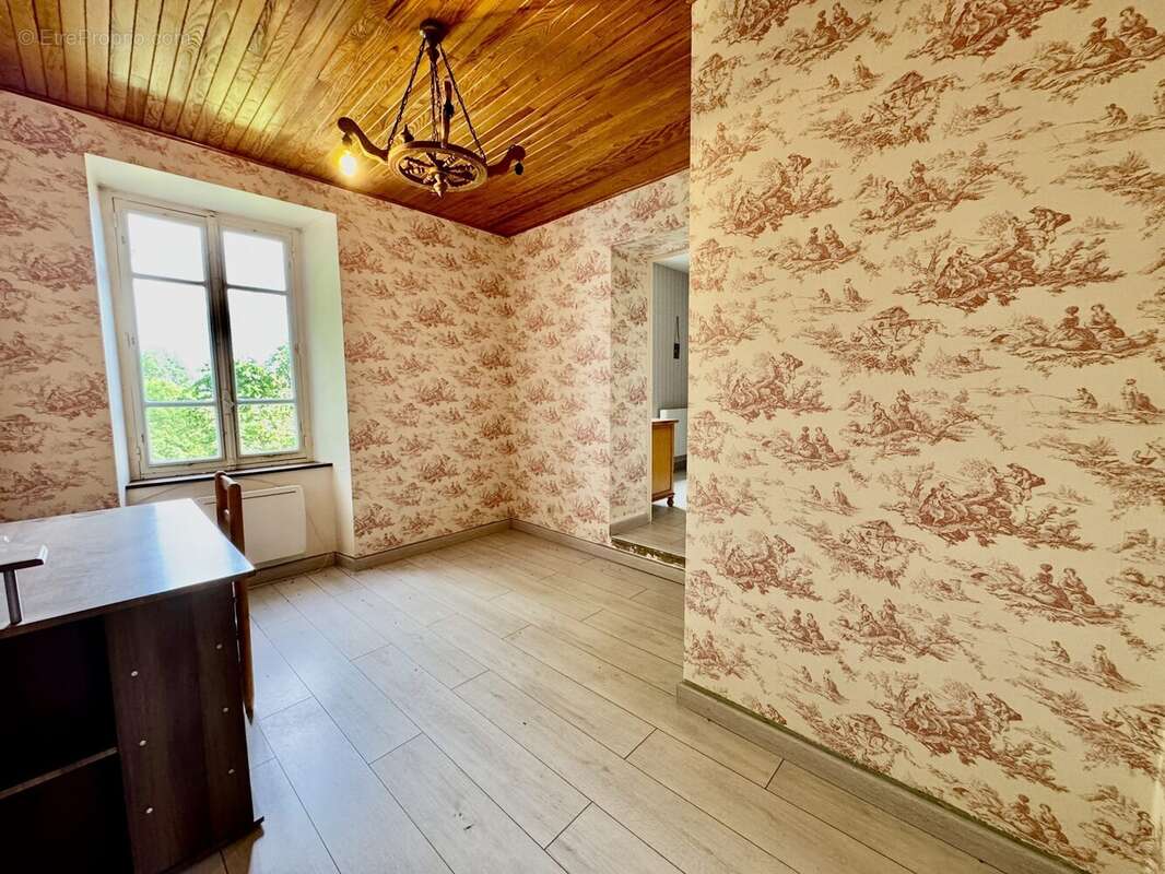 Maison à SAINT-GERVAIS-D'AUVERGNE