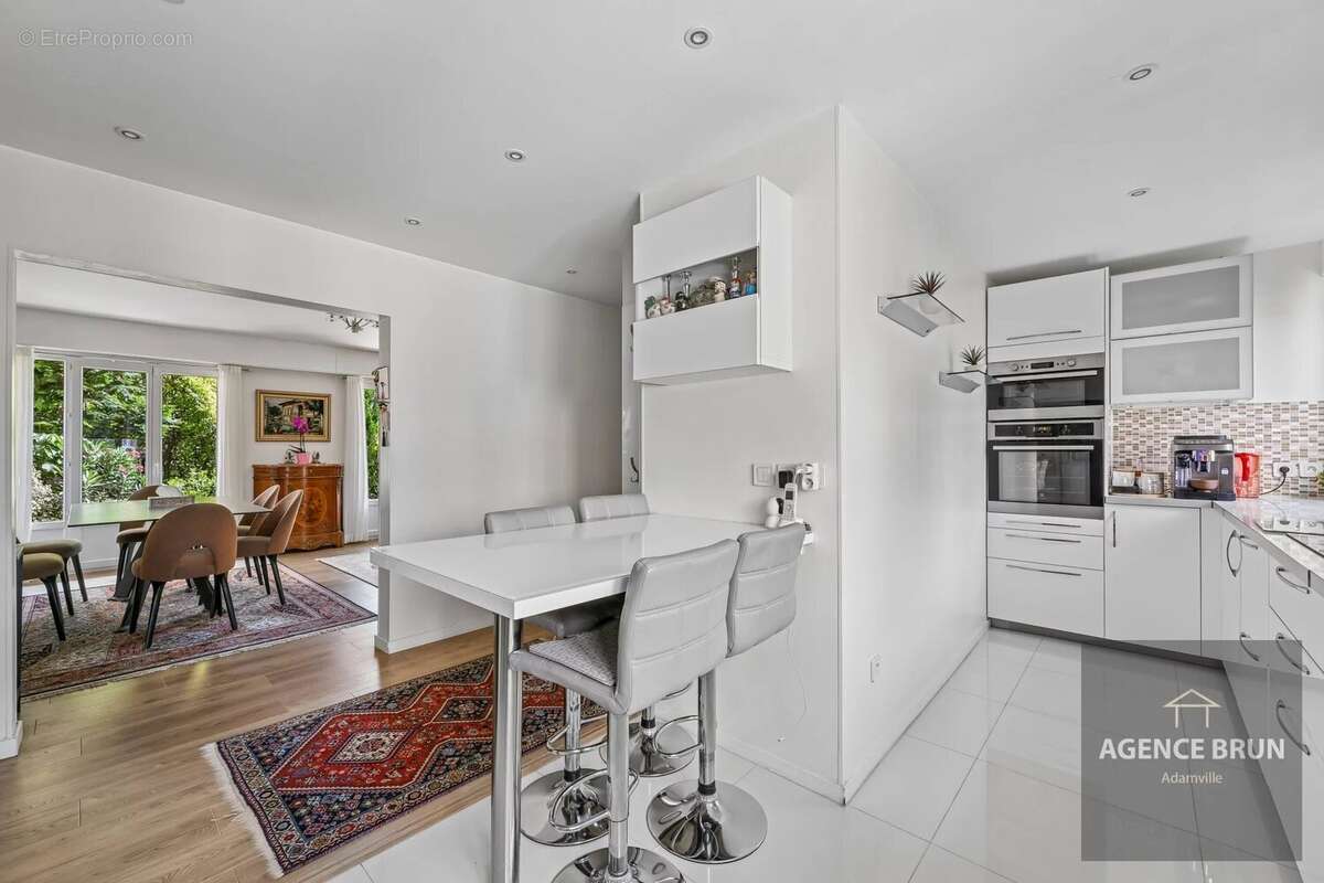 Appartement à SAINT-MAUR-DES-FOSSES