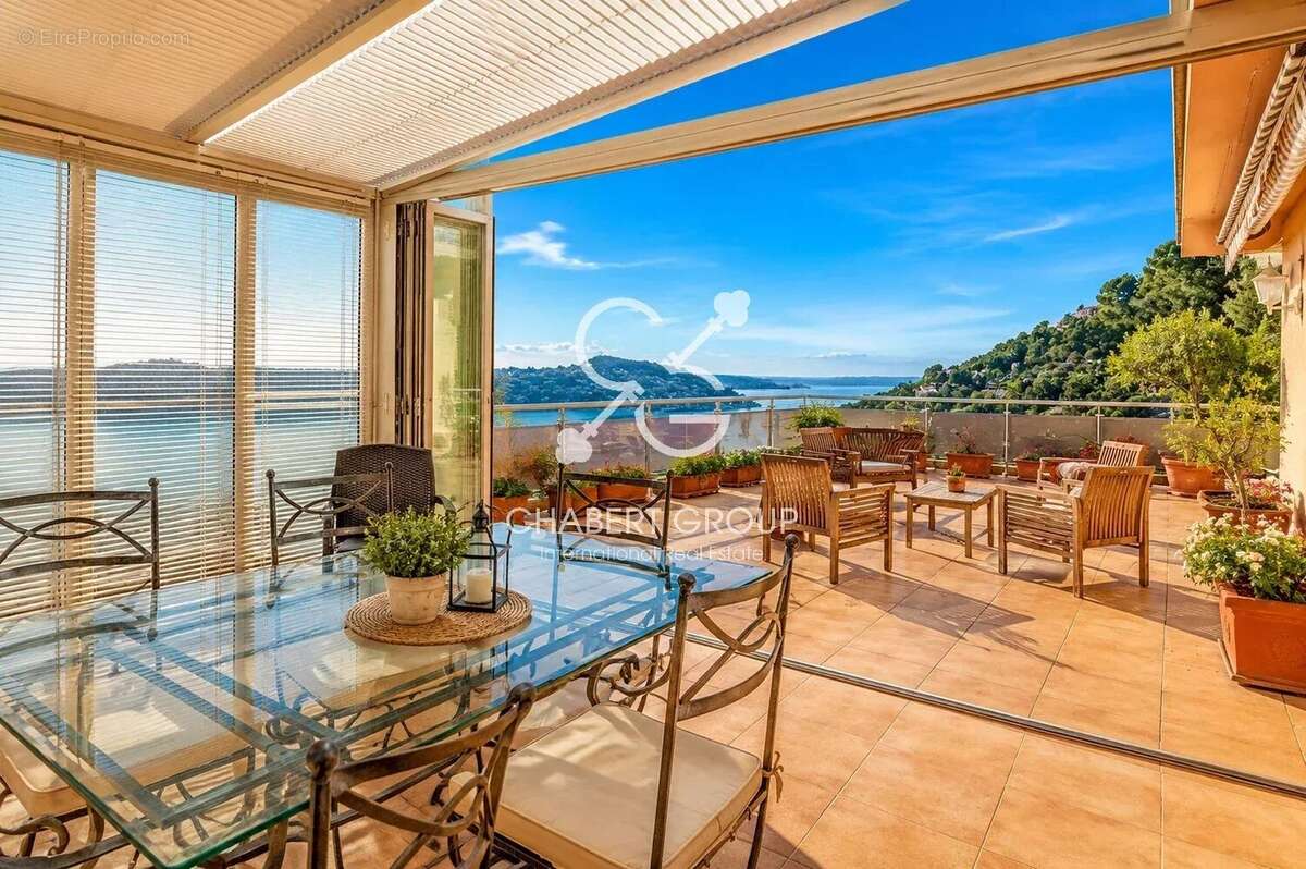Villefranche-sur-mer - centre-ville - appartement - 3 pièces - 74 m² - rooftop - vue mer panoramique - terrasse - garage & stati - photo 2