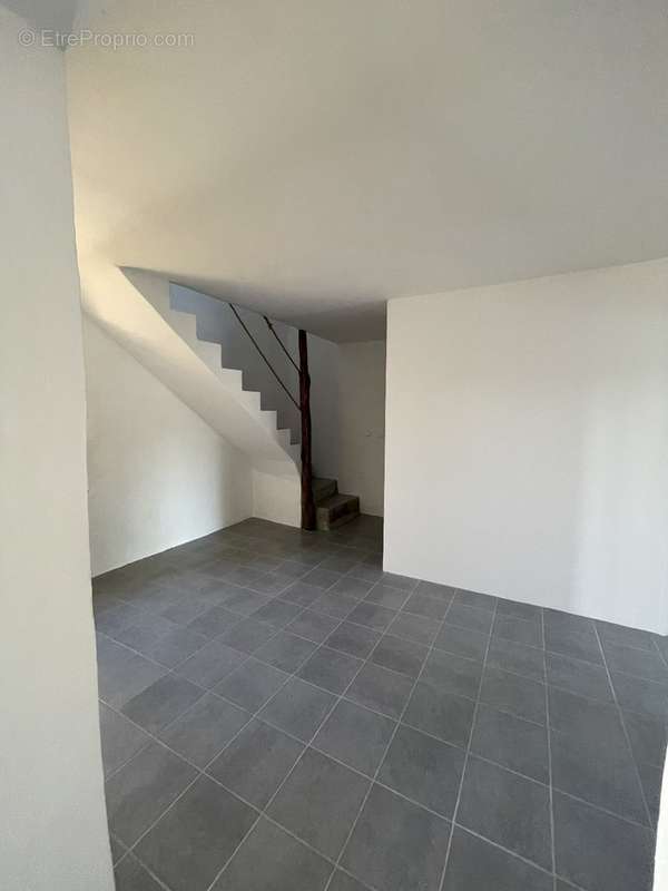 Maison à RIBAUTE-LES-TAVERNES