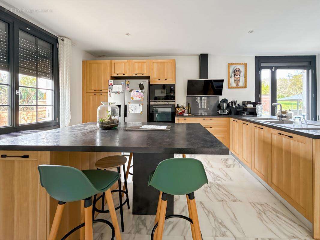  À VENDRE – DOUZILLAC (24190) Maison rénovée avec piscine – 156 m² habitables – Terrain clos de 1 326 m² – 195 000€ FAI - photo 13