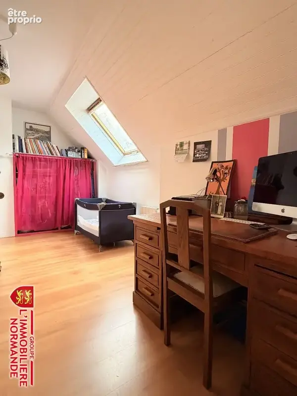 Maison familiale avec sous-sol complet et jardin arboré - photo 11