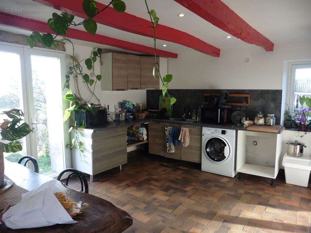 Maison à SAINT-THURIEN