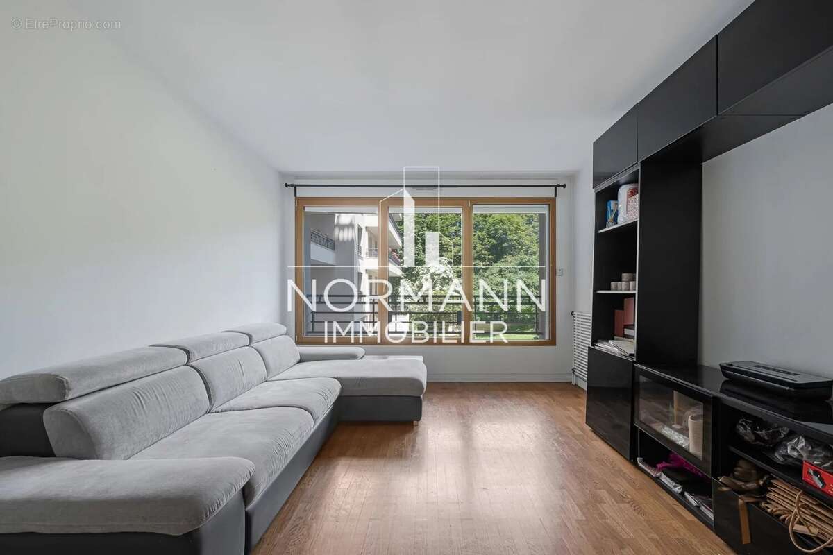 Appartement à LEVALLOIS-PERRET