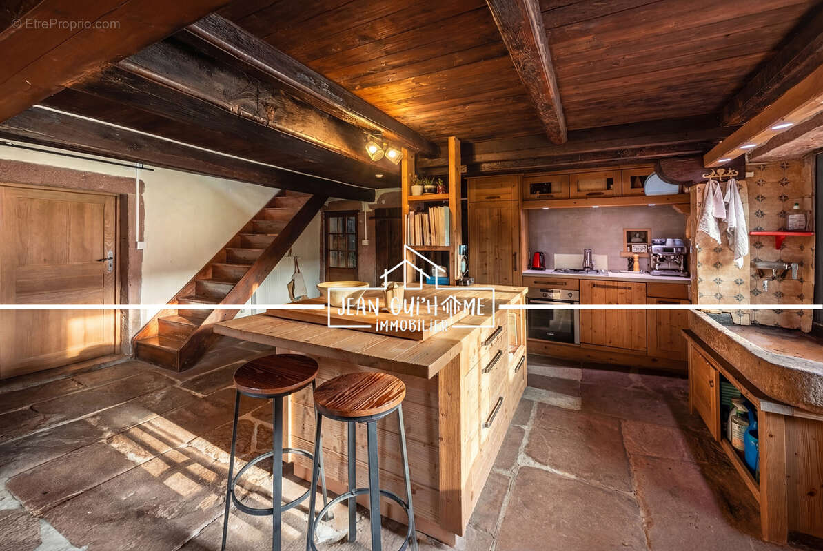 Maison à LA NEUVEVILLE-DEVANT-LEPANGES