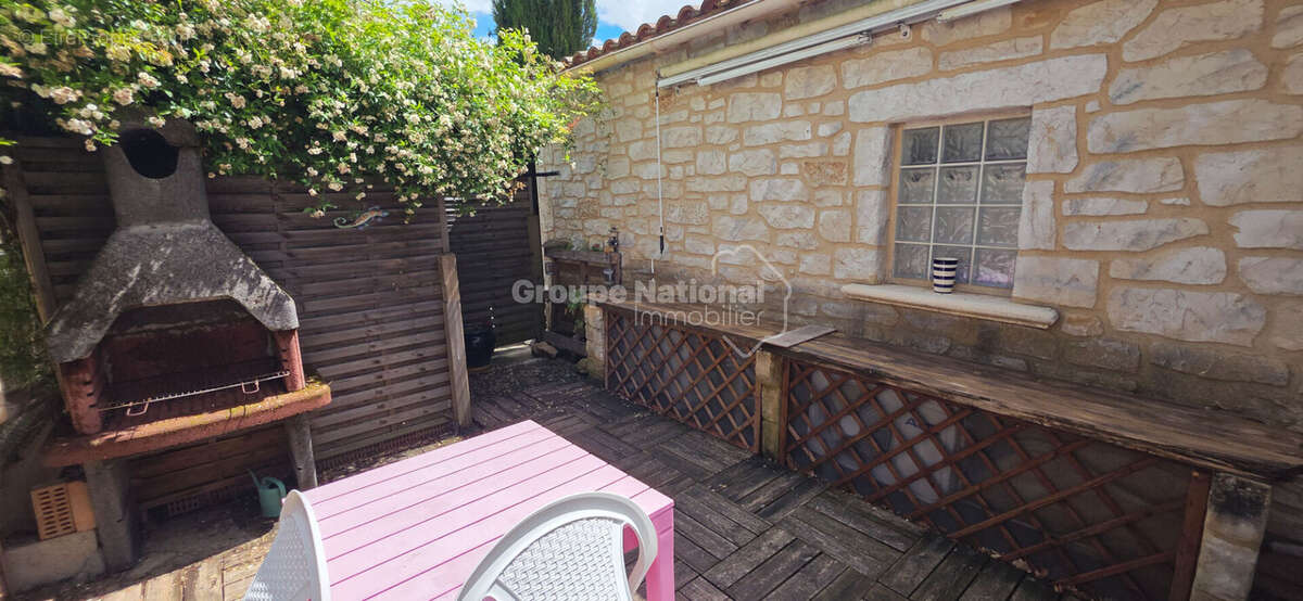 Villa de 238m² avec vue et  2 logements indépendants - photo 16