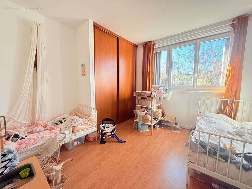 Appartement à SURESNES