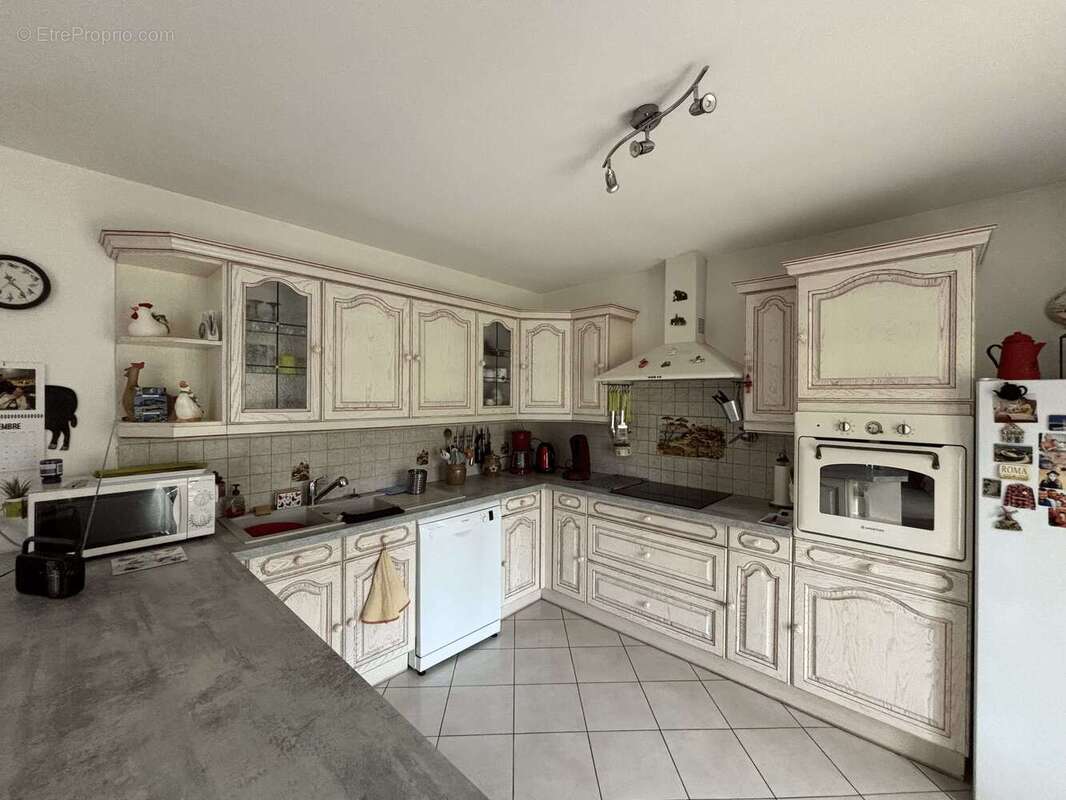 Maison 194 m² à Neuville-Lez-Beaulieu  - photo 130