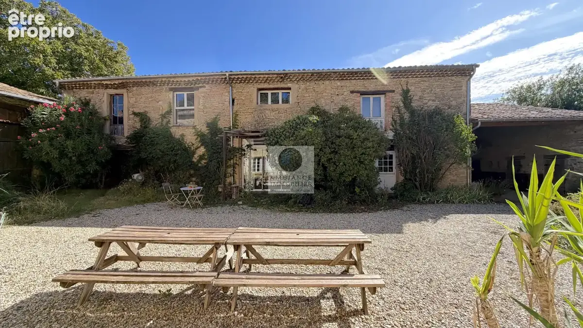Une propriété de caractère à vocation touristique et professionnelle - photo 3