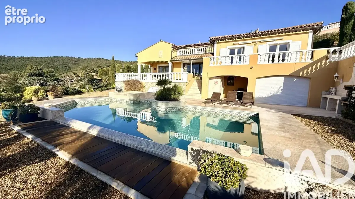 Photo 1 - Maison à ROQUEBRUNE-SUR-ARGENS