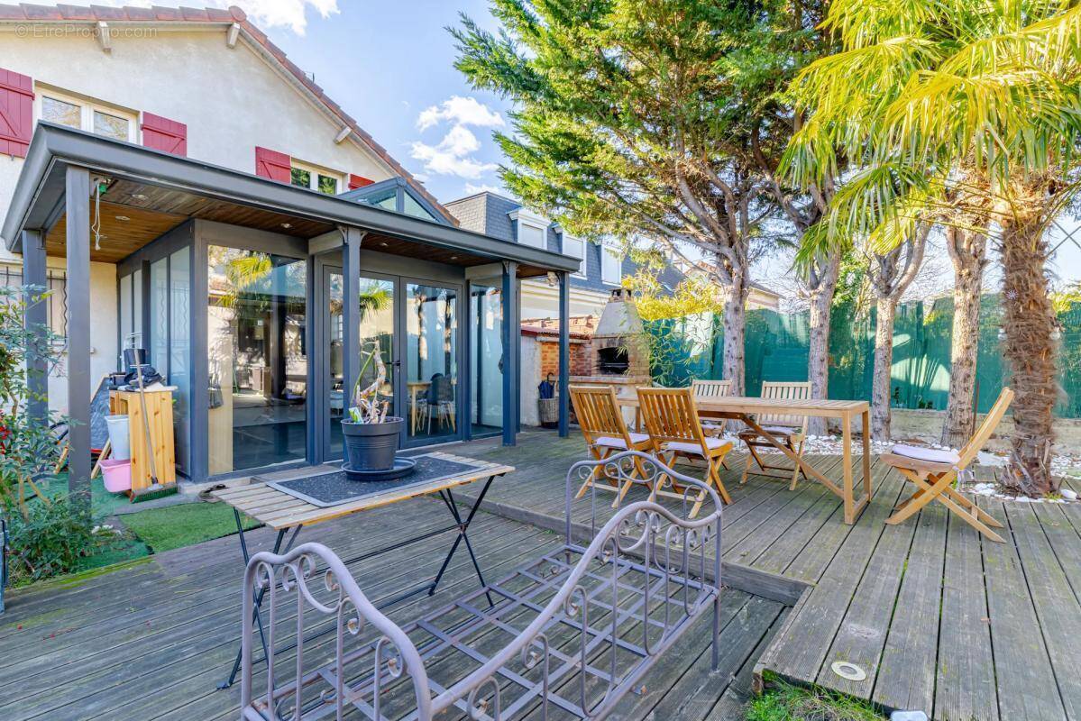 Maison à LIVRY-GARGAN