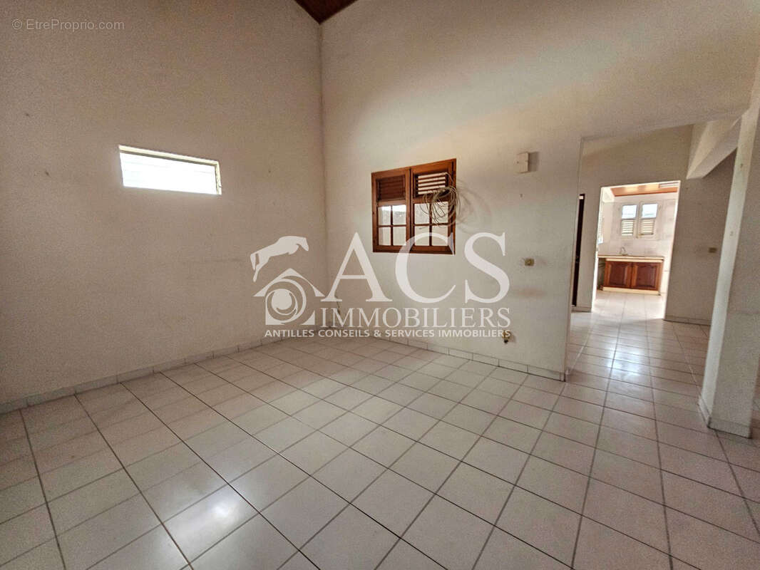 Appartement à SAINTE-LUCE