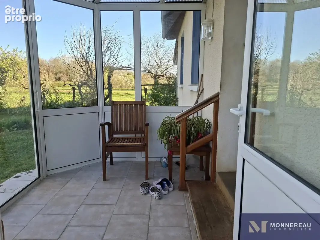 Maison de plain pied avec dependances - photo 6