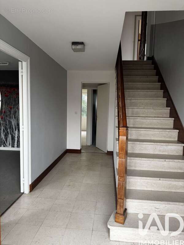 Maison 90 m² à Saint-Xandre  - photo 6