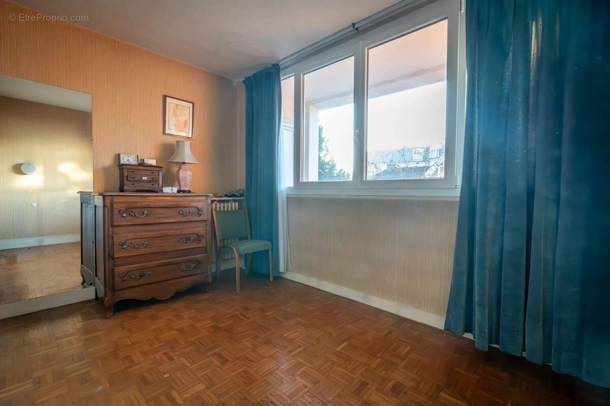 Appartement à LE PERREUX-SUR-MARNE