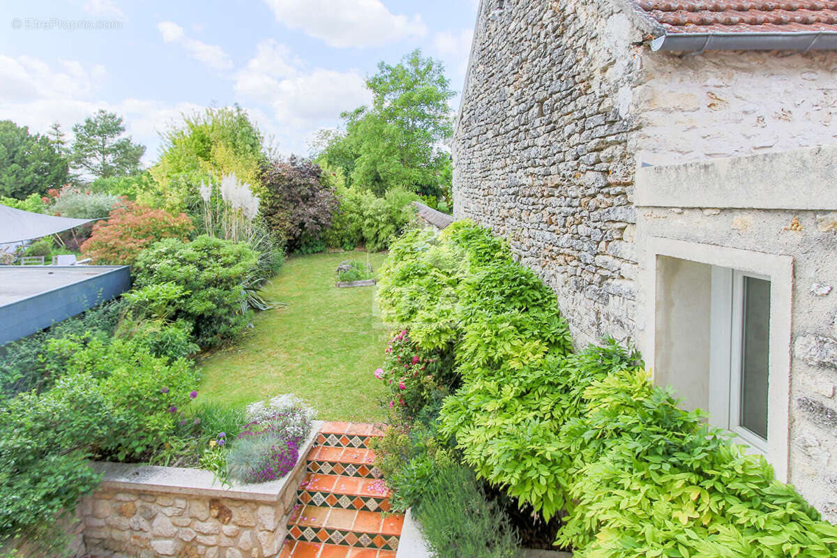 Maison à CRESPIERES