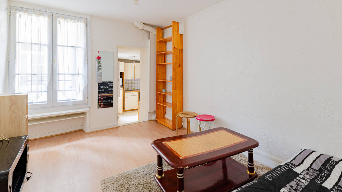 Appartement à PARIS-2E