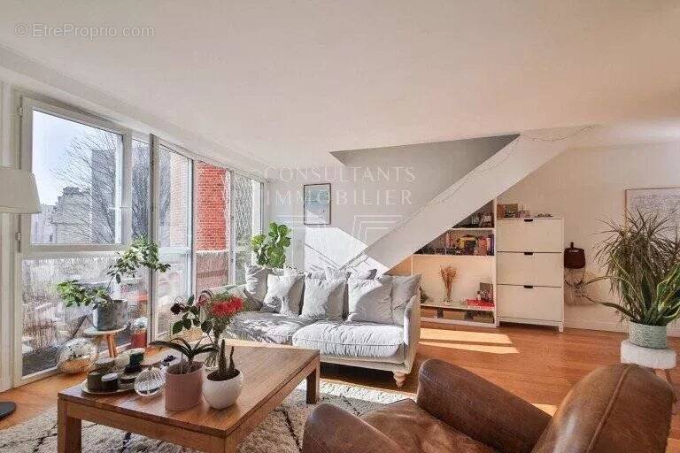 Appartement à PARIS-16E