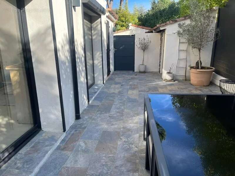 Appartement à MANDELIEU-LA-NAPOULE