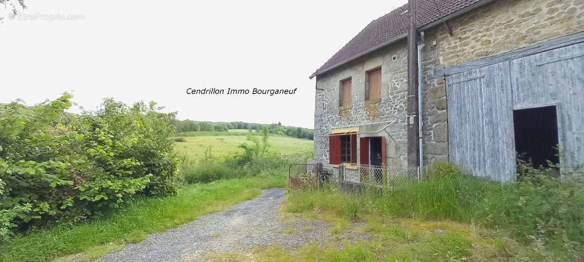 Maison à CHATELUS-LE-MARCHEIX