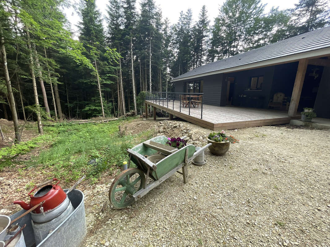 Maison à LE CHAMBON-SUR-LIGNON