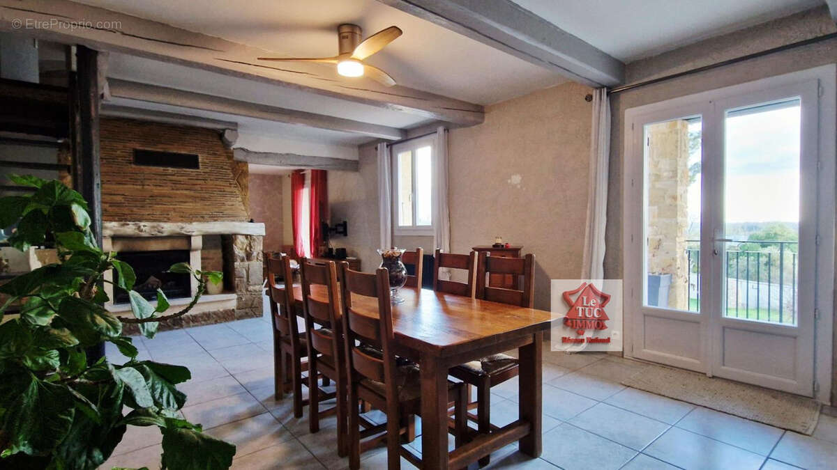 Maison à MORNAS