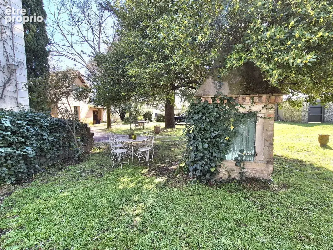 Maison familiale avec dépendances et terrain 1450 m2 - photo 12