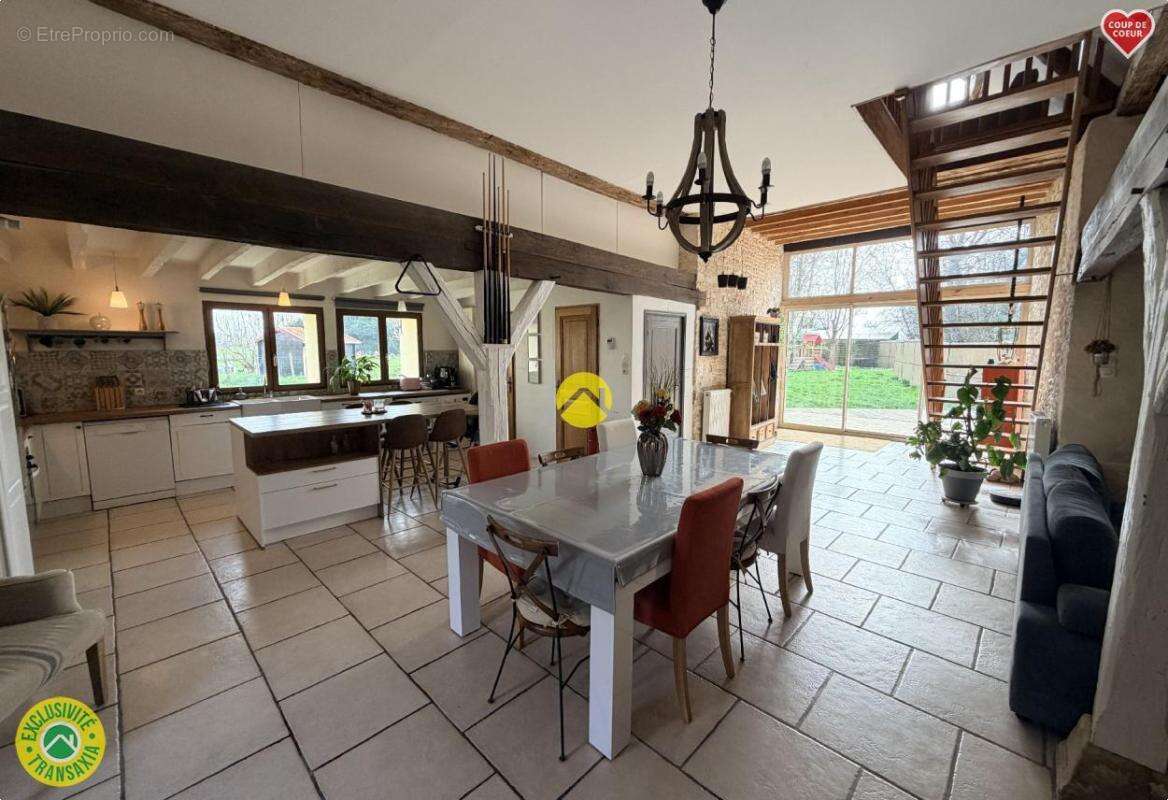 Maison à CHATEAUNEUF-SUR-CHER