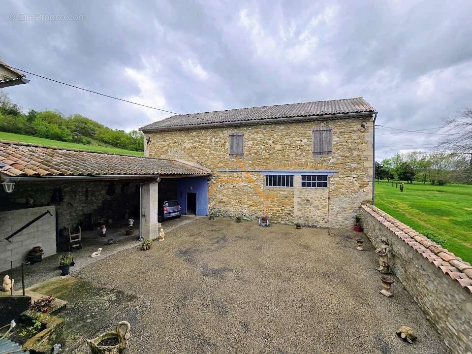 Maison à PONT-DE-BARRET