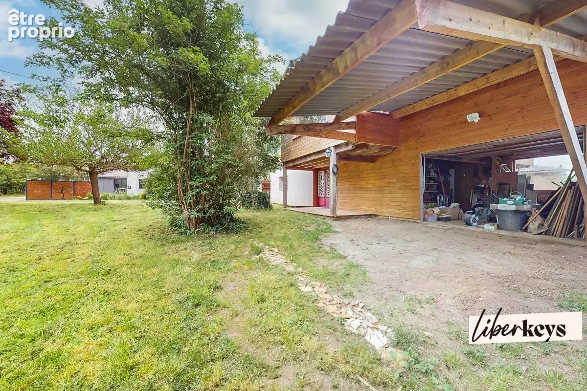 Maison En Bois et Pierre 169 m2 6 Pièces - Baurech - photo 10