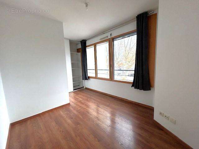   - Appartement à VILLEURBANNE