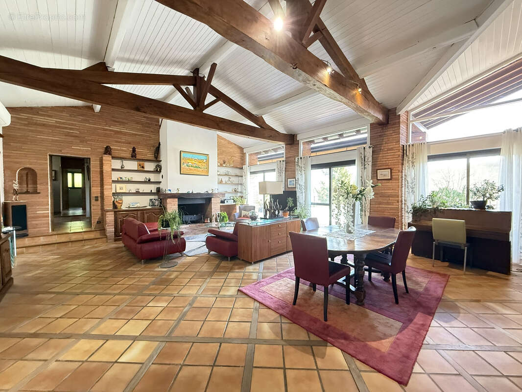 Maison à VIGOULET-AUZIL