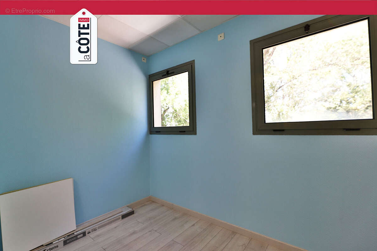 Bureaux Marignane 6 pièce(s) - photo 5