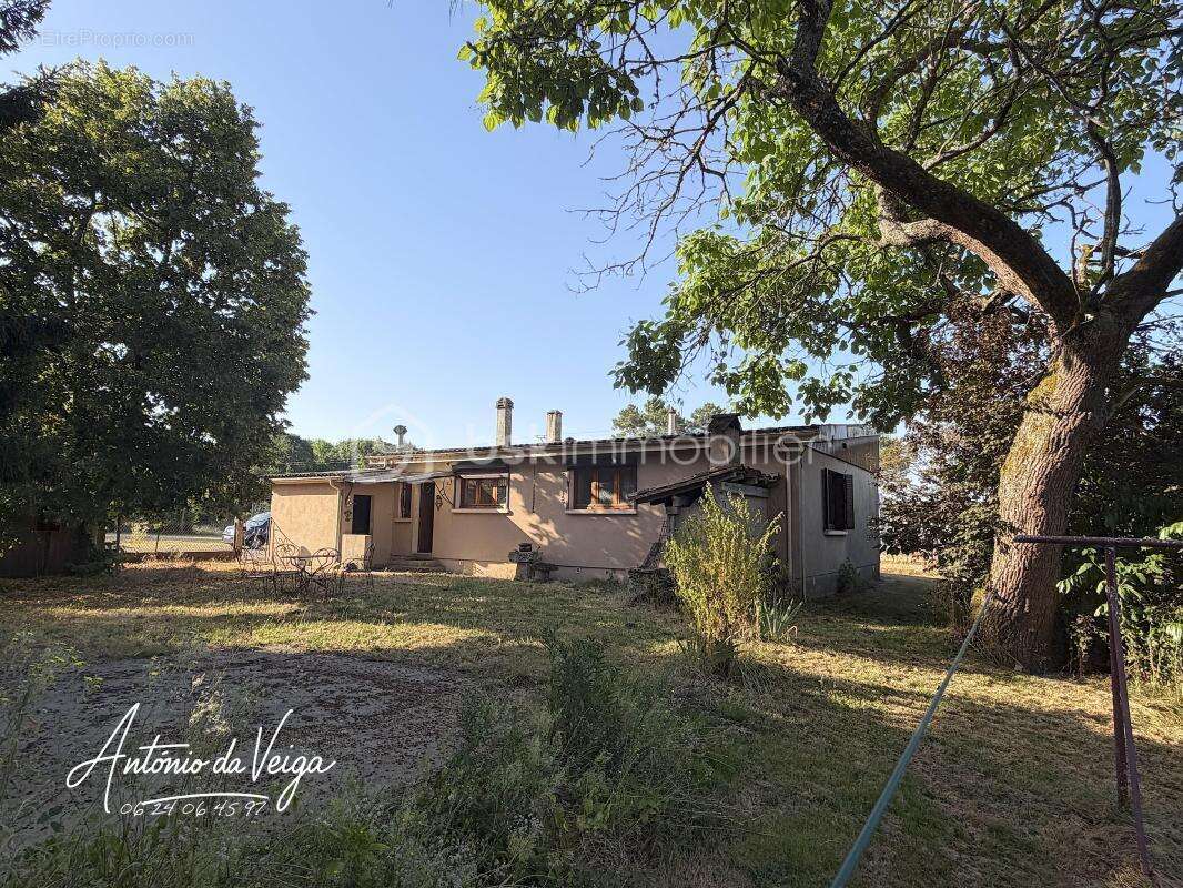  Maison de campagne – 3 chambres, dépendances, double garage et terrain constructible d’environ 3 233 m² - photo 9