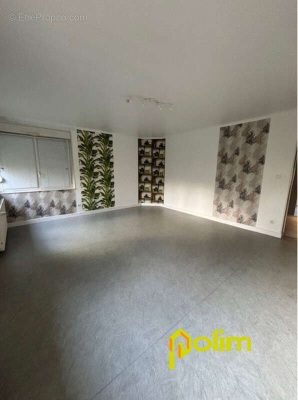 Maison à THIAUCOURT-REGNIEVILLE