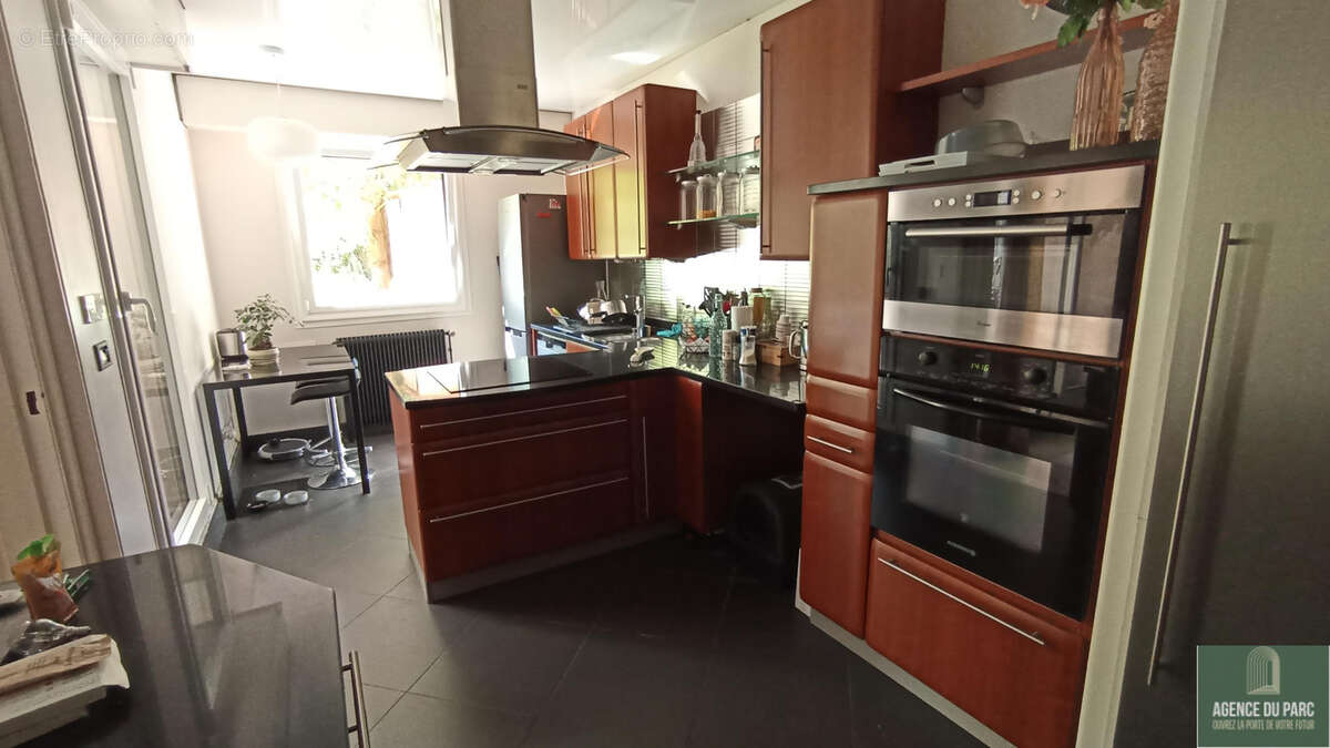 Appartement à VILLE-D'AVRAY